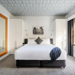 4* Hotel Peppers Gallery